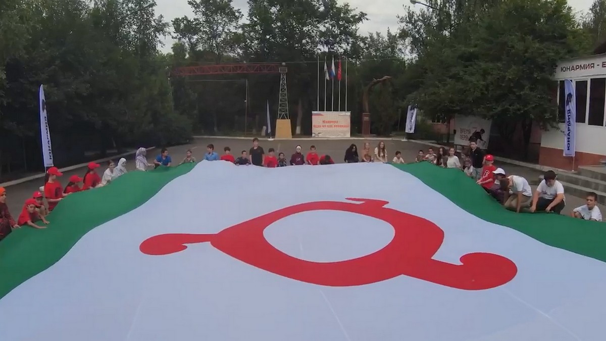 Новости Ингушетии: В Ингушетии провели акцию к 25-летию Государственного флага республики