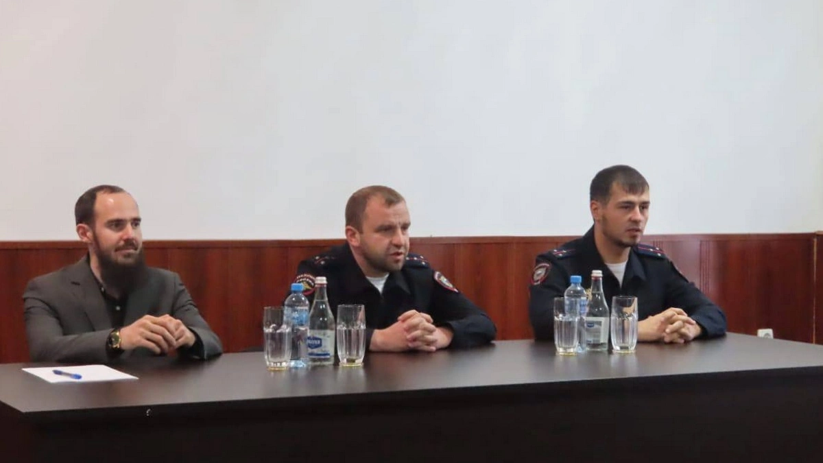 Новости Ингушетии: Сотрудники полиции Ингушетии провели с кадетами профориентационную беседу