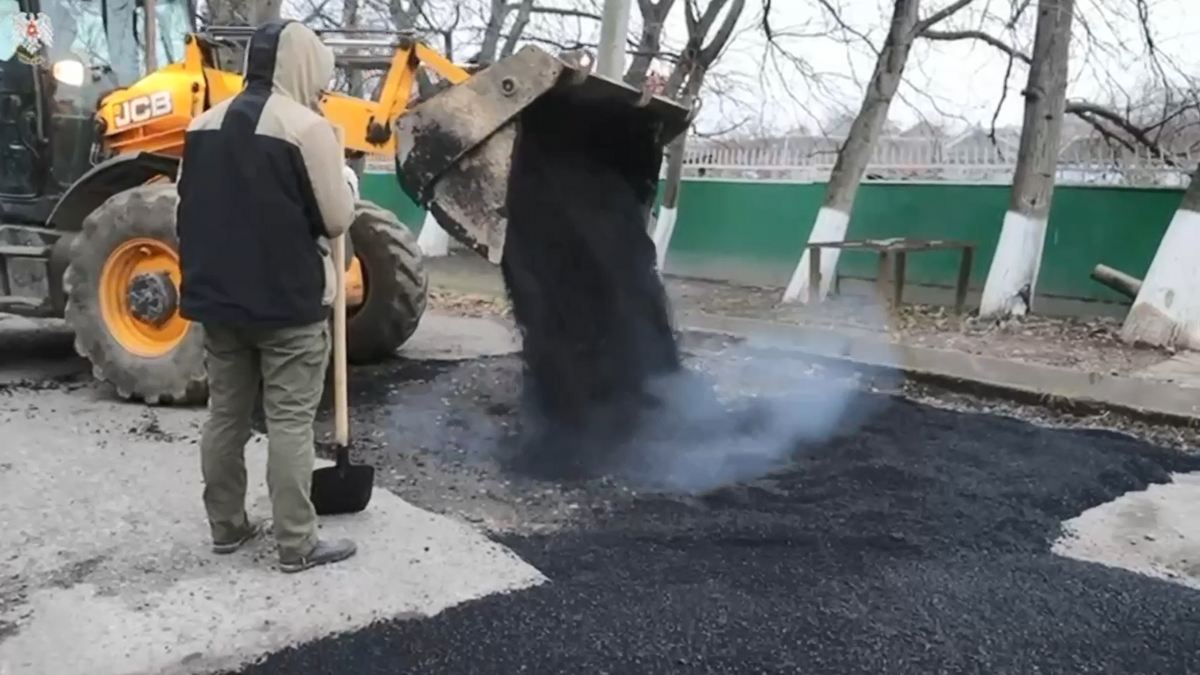 Мэр Назрани поручил главам округов провести внеплановые работы по ямочному ремонту