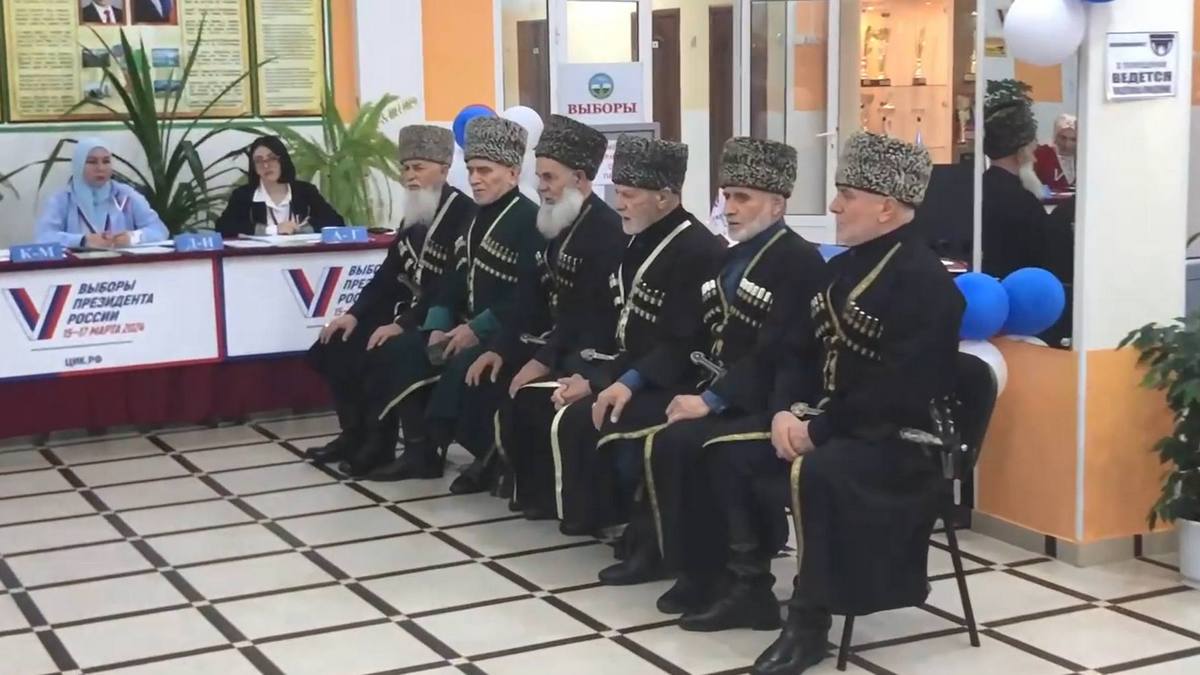 Новости Ингушетии: Старейшины Ингушетии напомнили молодежи о важности выборов Президента России