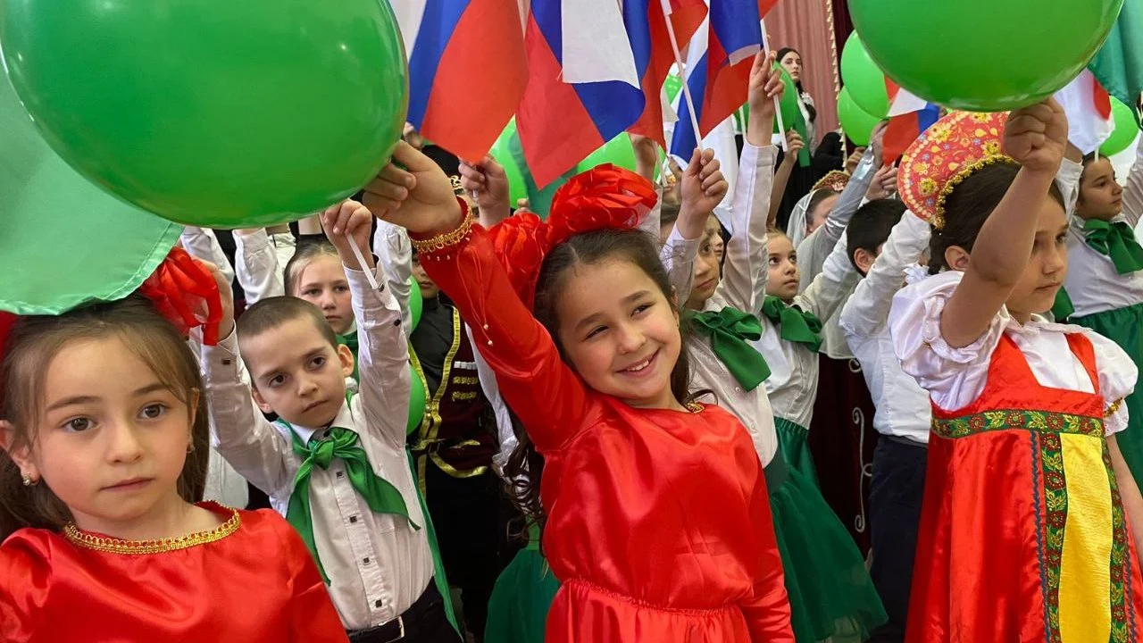 Новости Ингушетии: Школьники Ингушетии встречают 100-летие государственности ингушского народа