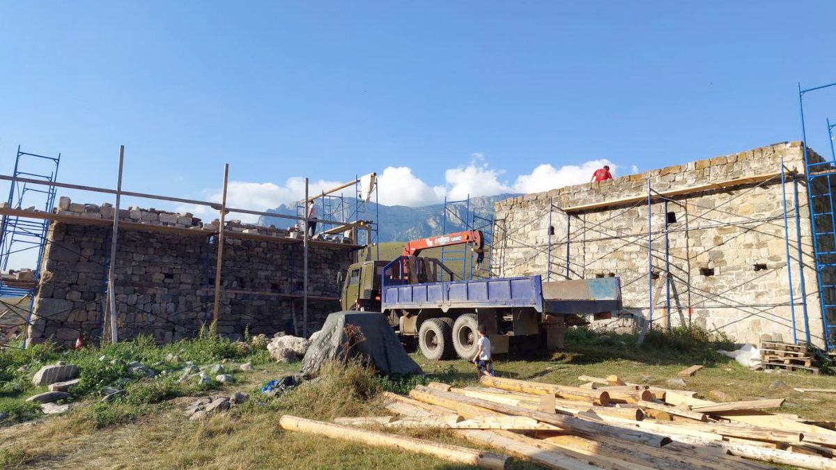 В Ингушетии на стадии завершения реставрация башен  комплекса «Пуй»