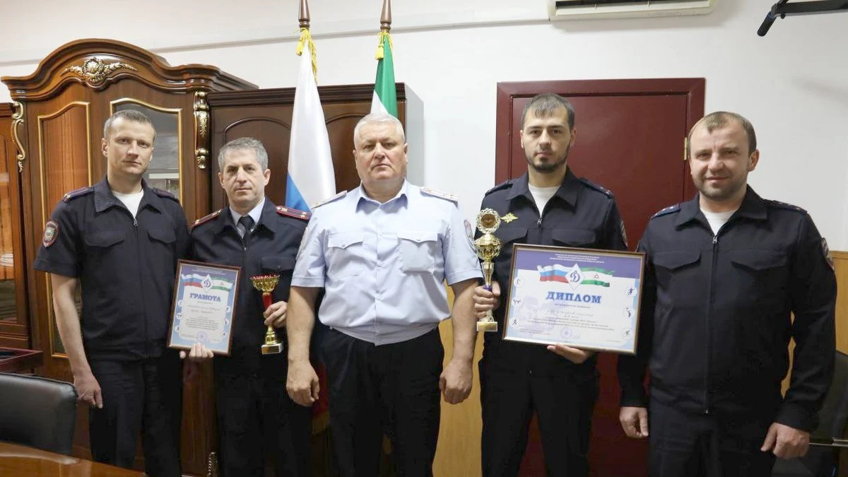 Новости Ингушетии: В МВД Ингушетии наградили офицеров – отличников огневой подготовки