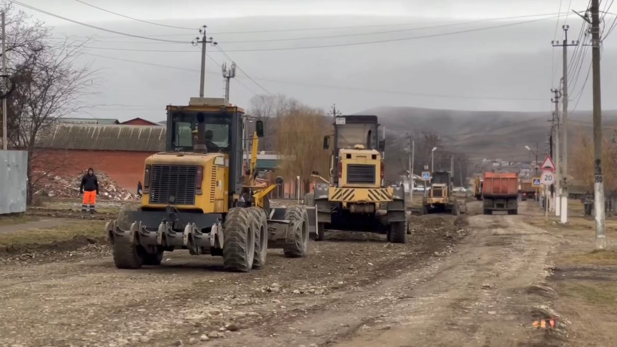 Новости Ингушетии: В Сунже продолжается асфальтирование улицы Плиева