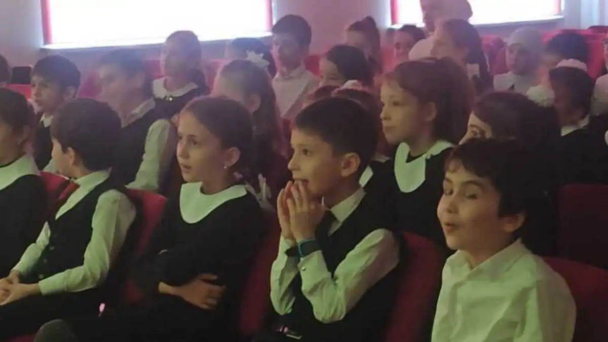 Новости Ингушетии: Театр юного зрителя Ингушетии дарит радость школьникам и детсадовцам