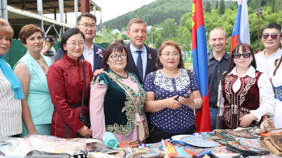 Новости Ингушетии: Партия организовала по всей стране патриотические флешмобы, творческие и спортивные мероприятия, концерты и автопробеги