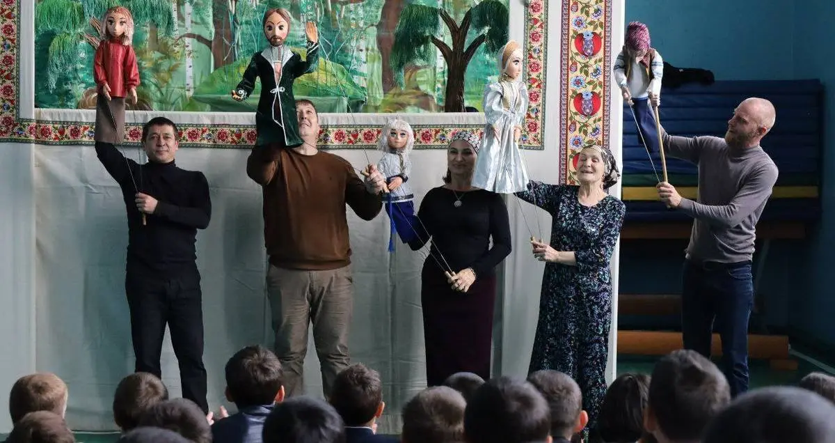 Новости Ингушетии: Актеры ТЮЗа Ингушетии побывали в гостях у школьников