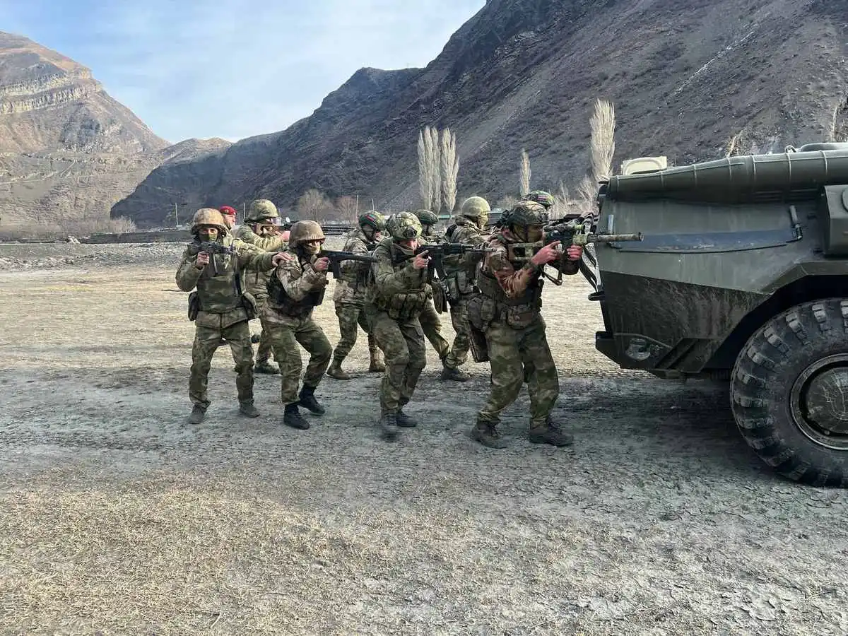 Новости Ингушетии: В ОГВ(с) поздравили военнослужащих с Днем образования подразделений боевой подготовки Росгвардии