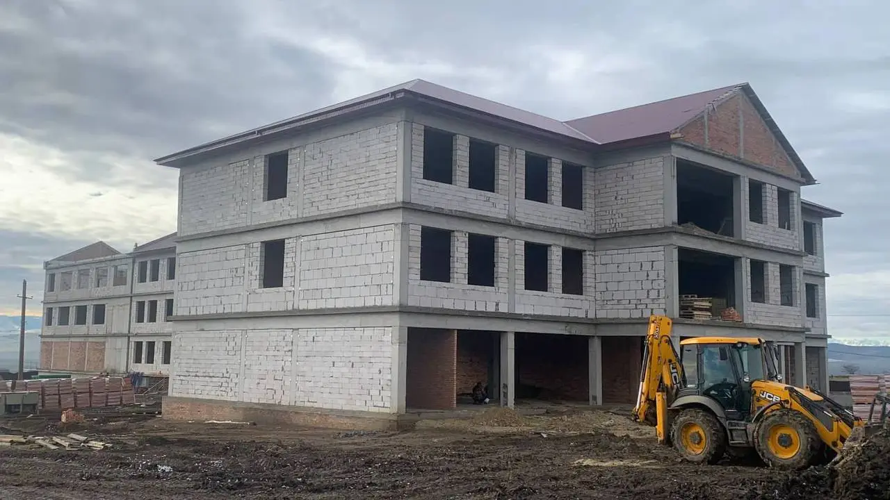Новости Ингушетии: В Южном продолжается строительство новой школы на 320 мест