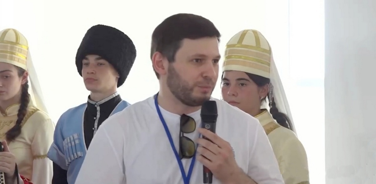 Министр молодежного ведомства Ингушетии посетил этнофестиваль в КБР