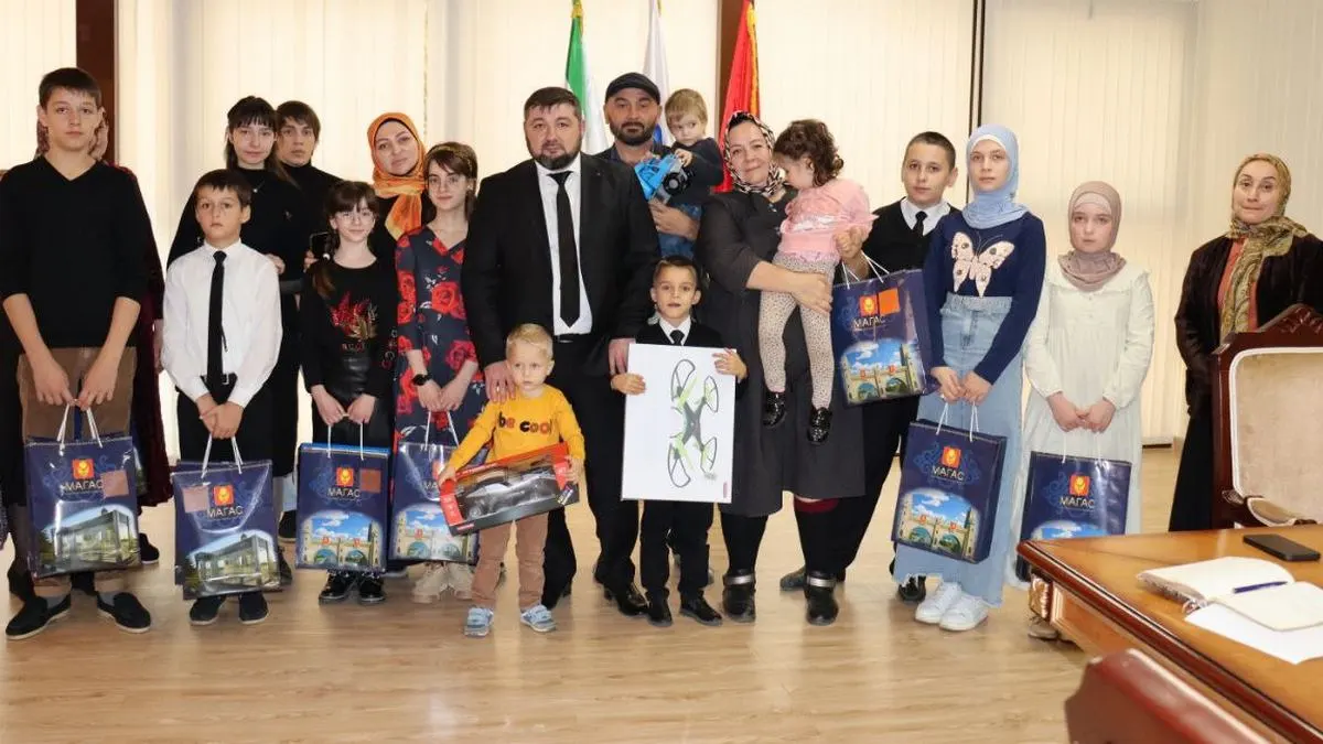 Новости Ингушетии: У мэра столицы Ингушетии побывали в гостях дети-сироты