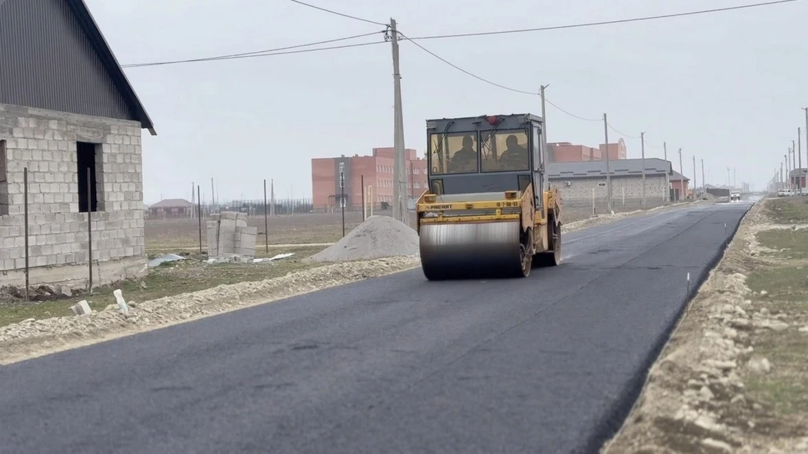 Новости Ингушетии: В Сунже Ингушетии поэтапно улучшают дороги, ведущие к социальным объектам