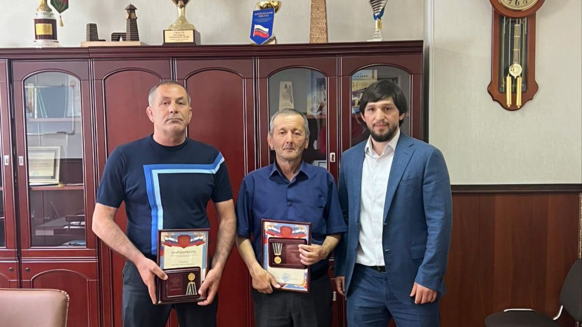Новости Ингушетии: В Ингушетии спортивных тренеров наградили юбилейными медалями
