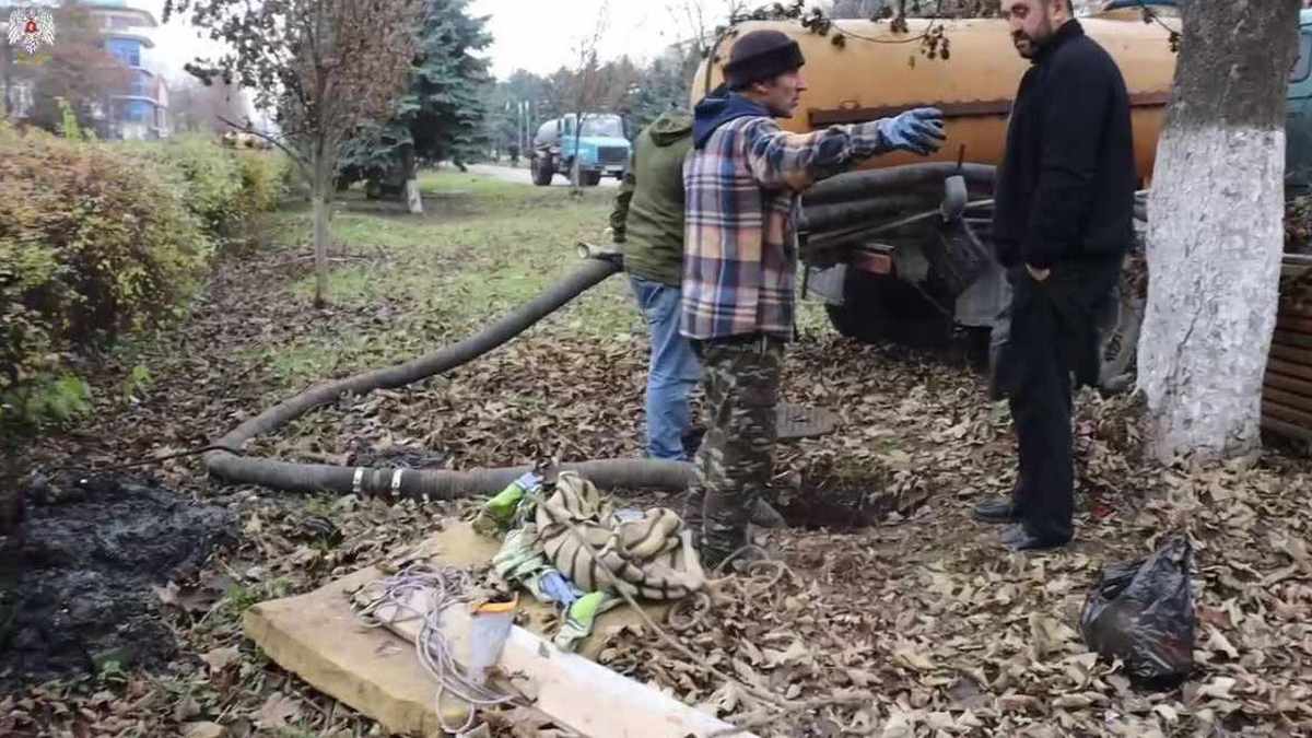 Второй день коммунальные службы Назрани устраняют последствия прорыва