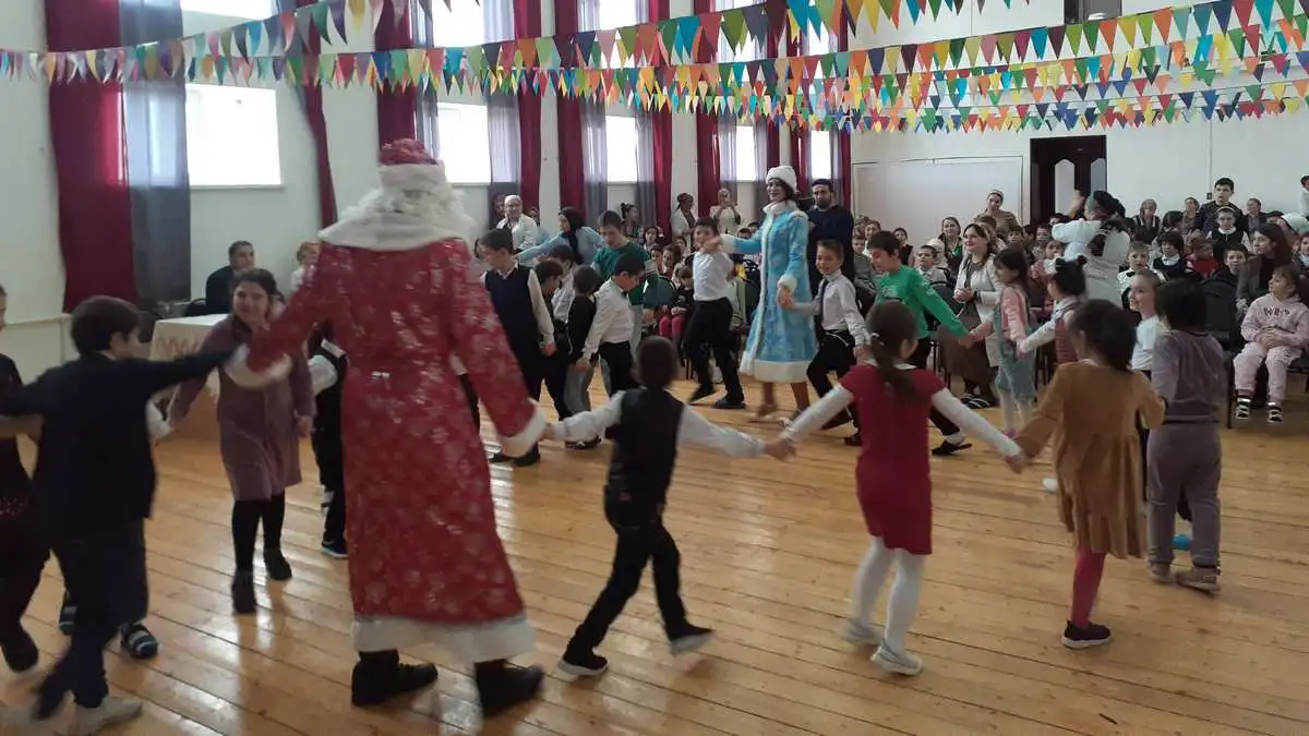 Новости Ингушетии: В Ингушетии прошел благотворительный новогодний концерт для детей с ОВЗ