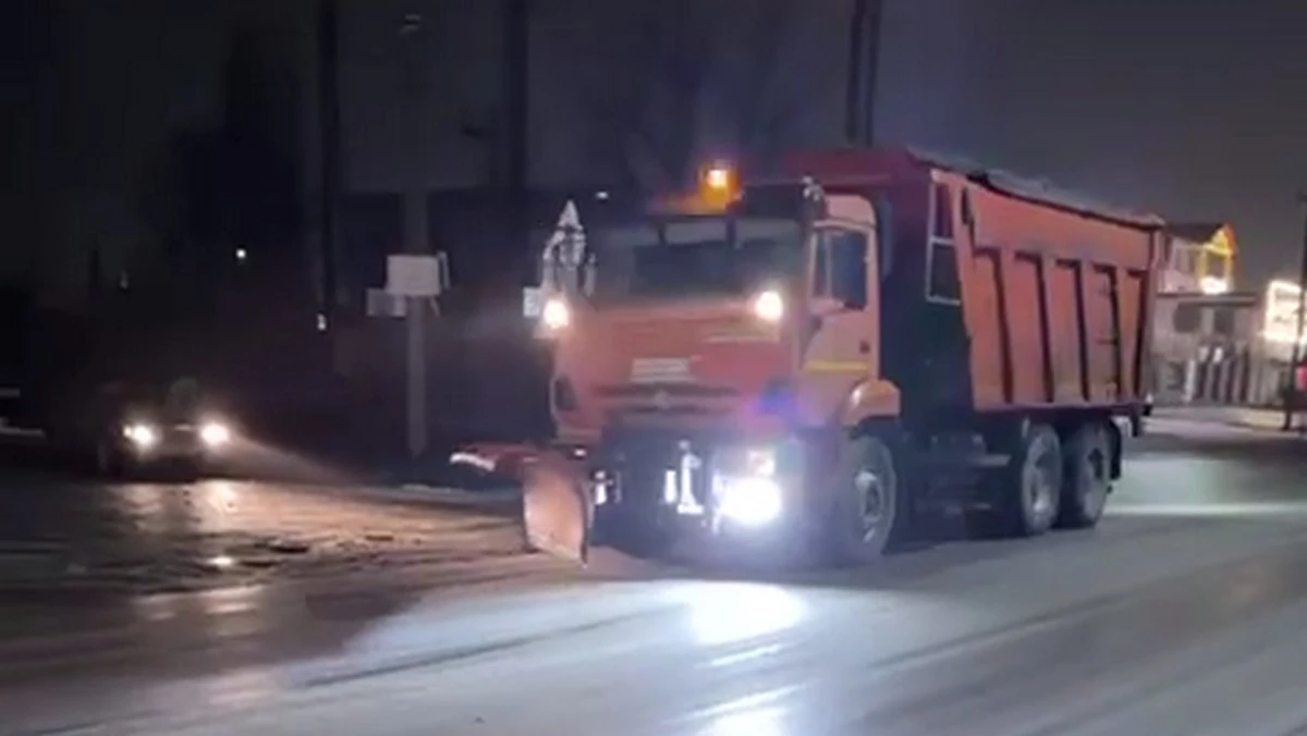 Новости Ингушетии: Ночью дорожники Ингушетии провели противогололедную обработку дорог