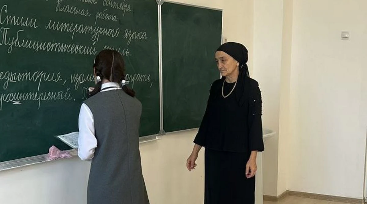 Новости Ингушетии: Ишкола 40 шу дӀаденнача хьехархочох