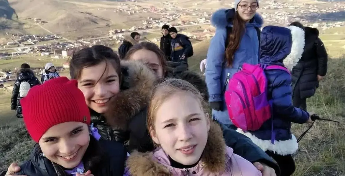 Новости Ингушетии: Педагог дополнительного образования Тимур Костоев открывает своим воспитанникам красоту Ингушетии