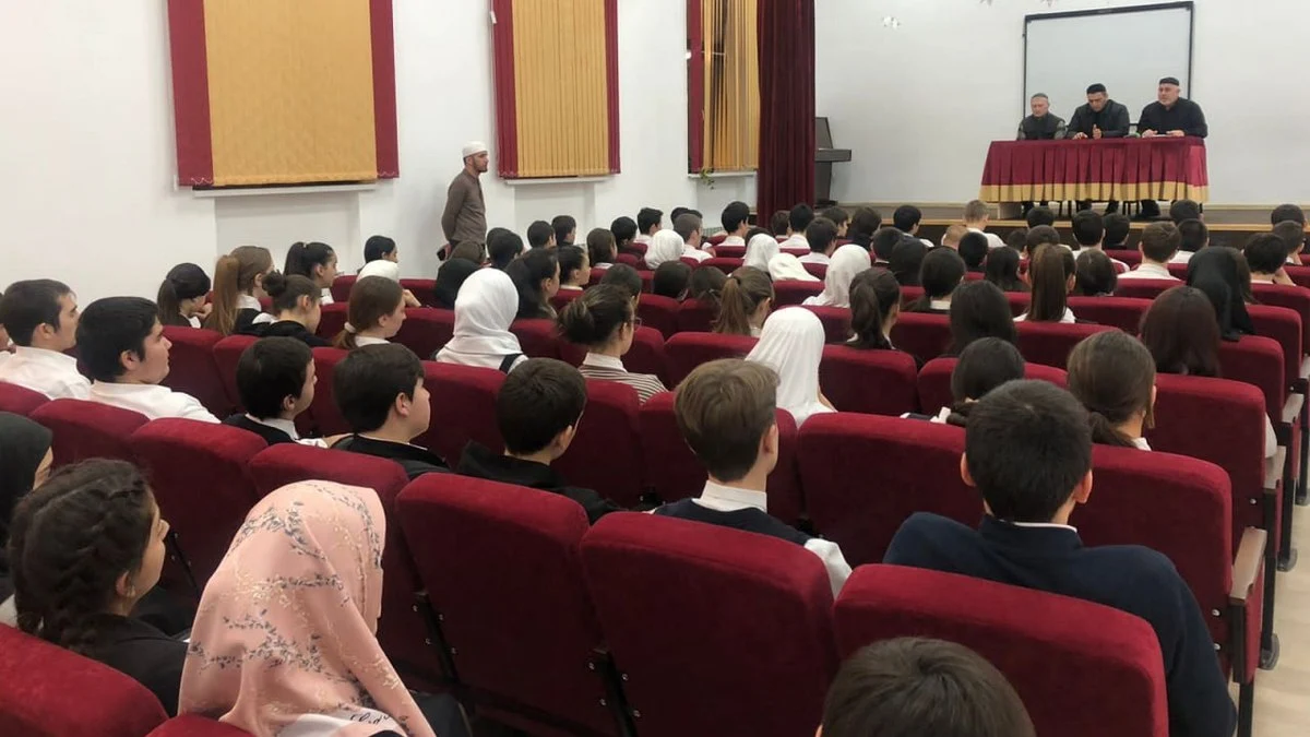 Новости Ингушетии: Богословы Ингушетии провели встречу со школьниками Назрани