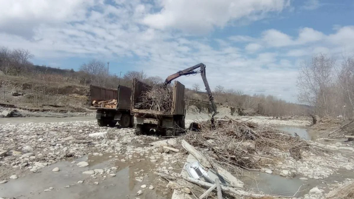 Новости Ингушетии: В Галашках Ингушетии очистили русло горной реки Асса