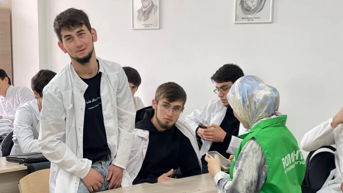 Новости Ингушетии: Волонтеры помогают жителям Ингушетии голосовать за объекты благоустройства
