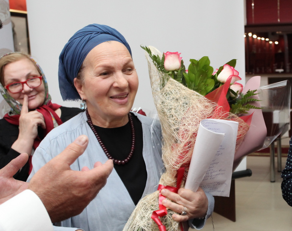 Новости Ингушетии: В Госмузее изобразительных искусств открылась первая персональная выставка Айны Буружевой