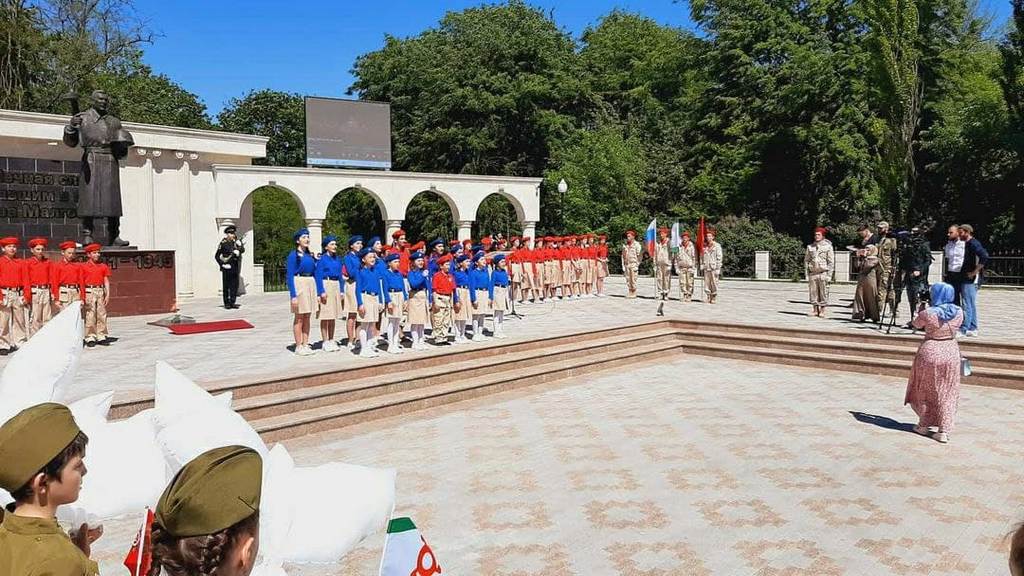 Новости Ингушетии: В Мемориальном комплексе славы города Малгобека состоялся митинг, посвященный 76-й годовщине Великой Победы
