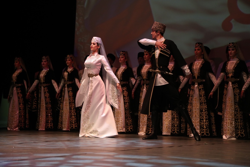Новости Ингушетии: Государственный ансамбль народного танца «Ингушетия» принимает поздравления