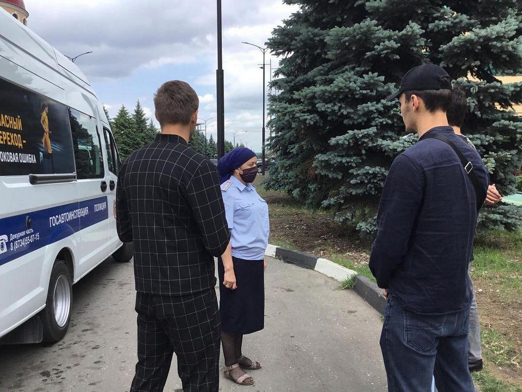 Новости Ингушетии: Ингушские автоинспекторы проводили сегодня на улицах Магаса профилактические беседы