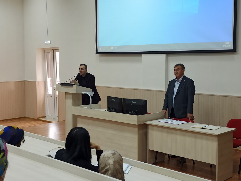 Новости Ингушетии: Современный менеджмент осваивают в ИнгГУ слушатели курсов повышения квалификации