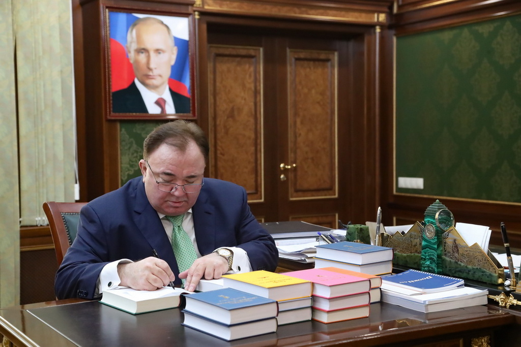 Новости Ингушетии: Глава Ингушетии встретился с выпускниками родной школы