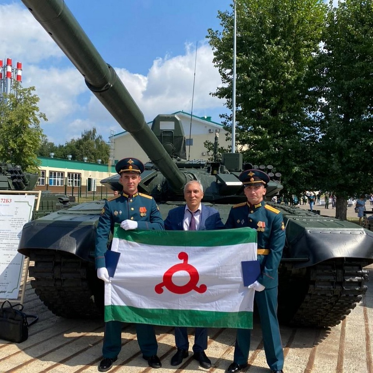 Новости Ингушетии: Молодые офицеры-ингуши, выпускники Казанского танкового училища, отправляются к месту службы