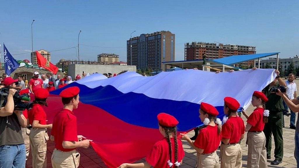 Новости Ингушетии: Глава Ингушетии сердечно поздравил жителей республики с Днем Государственного флага Российской Федерации