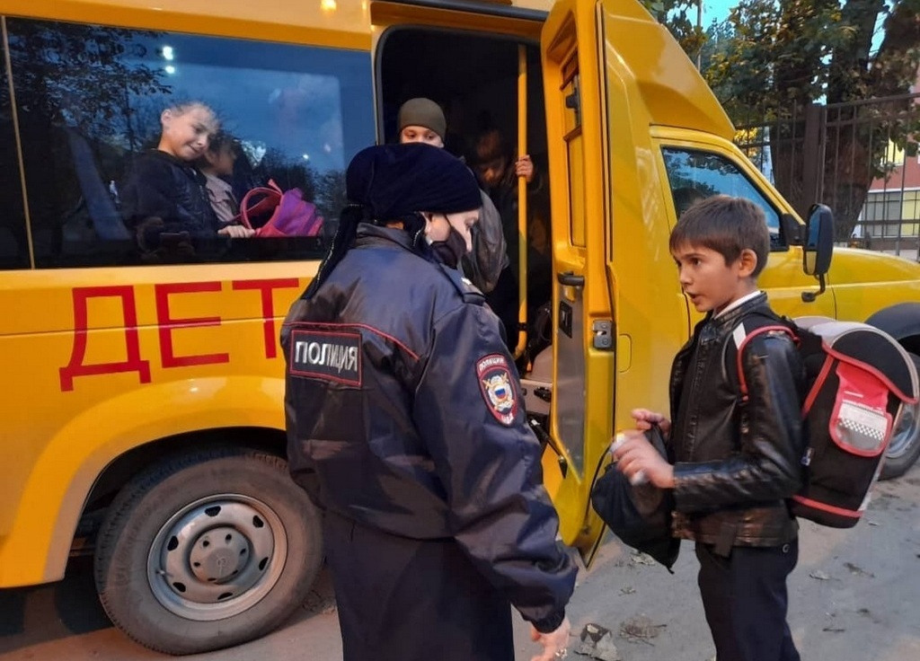 Школьникам в Ингушетии напомнили о правилах поведения в школьном автотранспорте