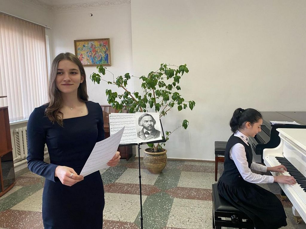 Новости Ингушетии: Воспитанники Центральной школы искусств Ингушетии прикасаются к великой музыке и истории своей страны