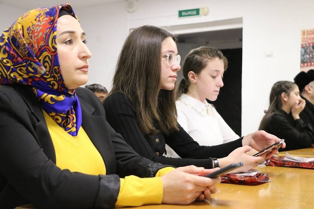 Новости Ингушетии: В Ингушетии акцию «Всероссийский тест на знание Конституции Российской Федерации» поддержали взрослые и дети