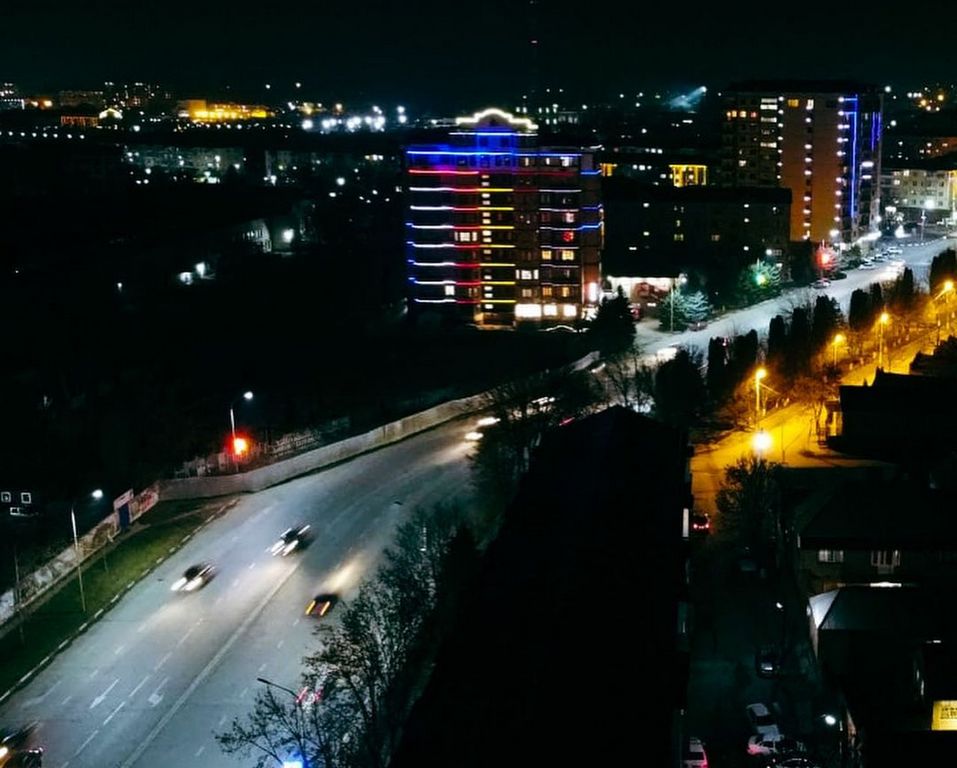 Новости Ингушетии: Мэр Назрани объявил конкурс на лучшее новогоднее оформление объектов потребительской сферы