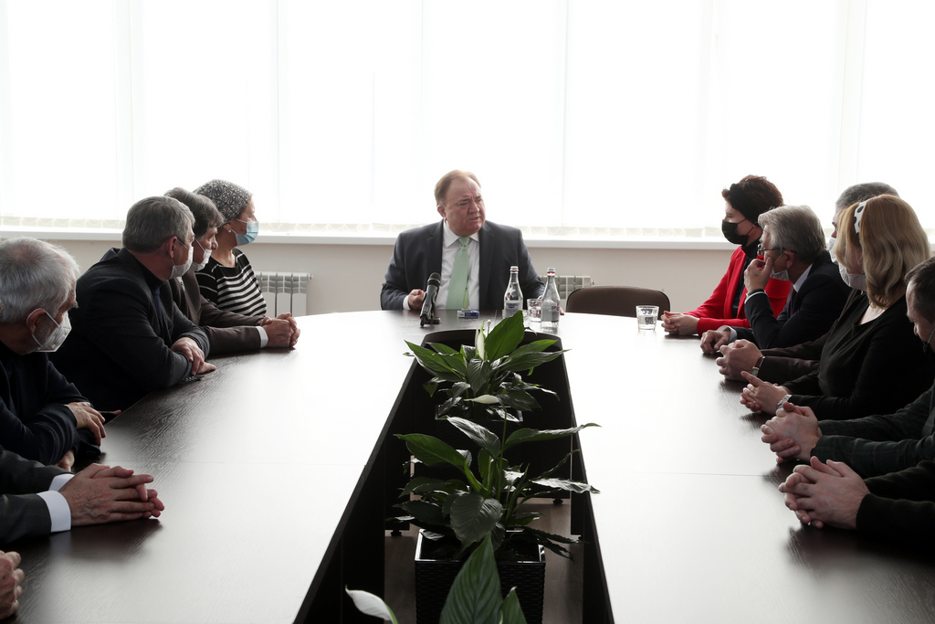 Новости Ингушетии: Глава Ингушетии провел встречу с работниками культуры и творческим коллективом ингушского ТЮЗа