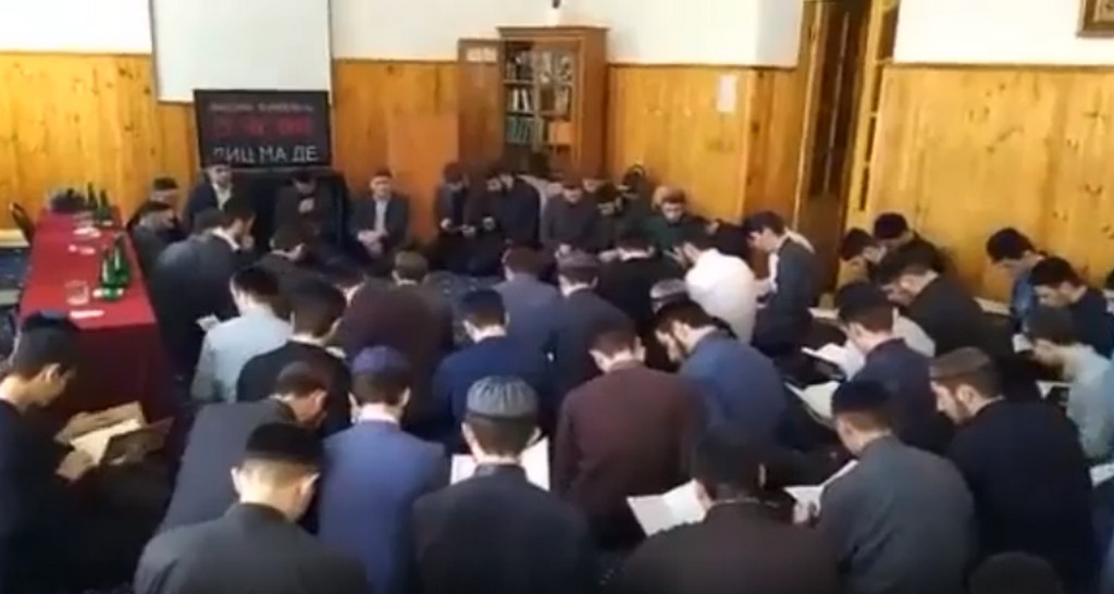 Новости Ингушетии: В исламском университете Ингушетии прочитали аяты Священного Корана и молились за погибших в годы сталинского геноцида