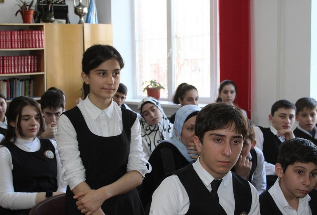 Школьникам Малгобека рассказали об опасностях терроризма и экстремизма