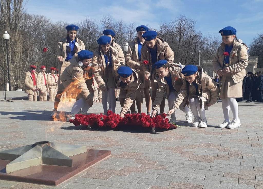 Новости Ингушетии: В городе воинской славы Малгобеке сегодня отдали дань памяти защитникам Отечества