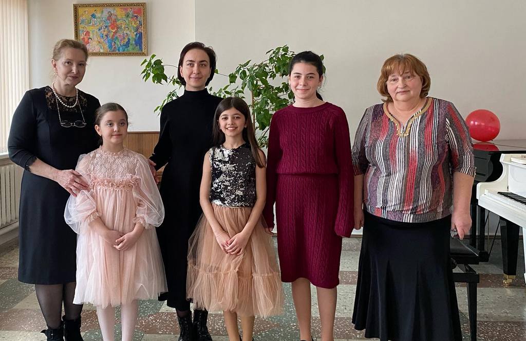 Новости Ингушетии: Воспитанницы Центральной школы искусств Ингушетии порадовали профессионалов своим академическим вокалом