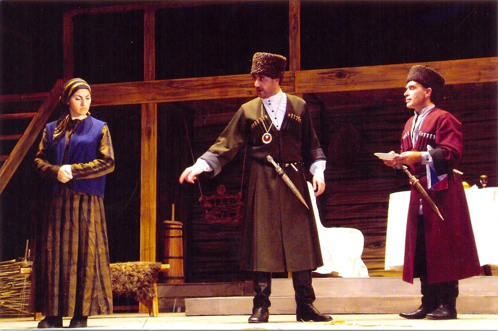 Драматически театро, «Беке къонгаш» яхача, спектаклега хьажа бех республика бахархой
