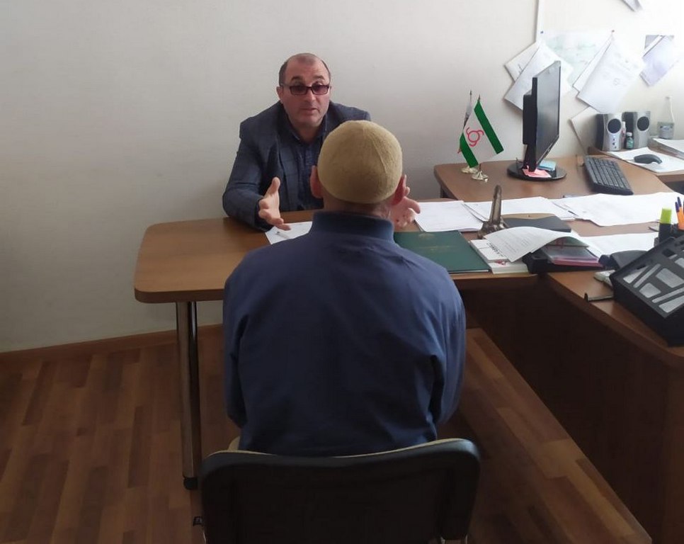 Новости Ингушетии: Члены АТК Малгобекского района встретились с жителем одного из сельских поселений