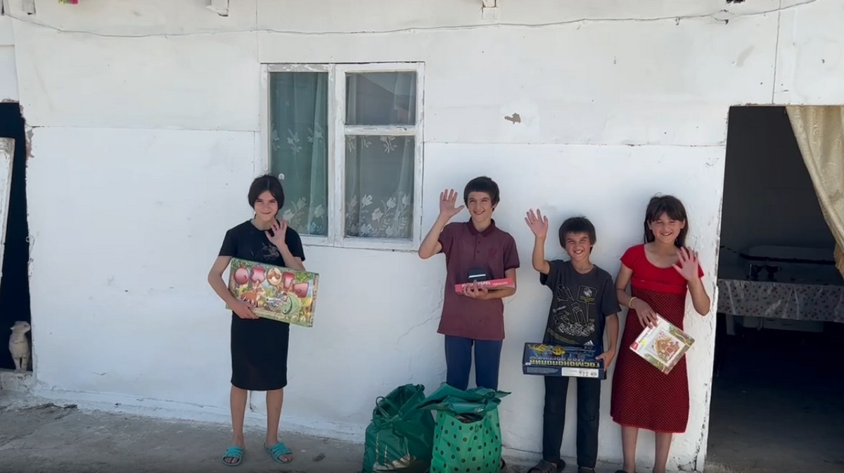 Новости Ингушетии: В Ингушетии мэрия Карабулака посетила детей из малообеспеченных семей