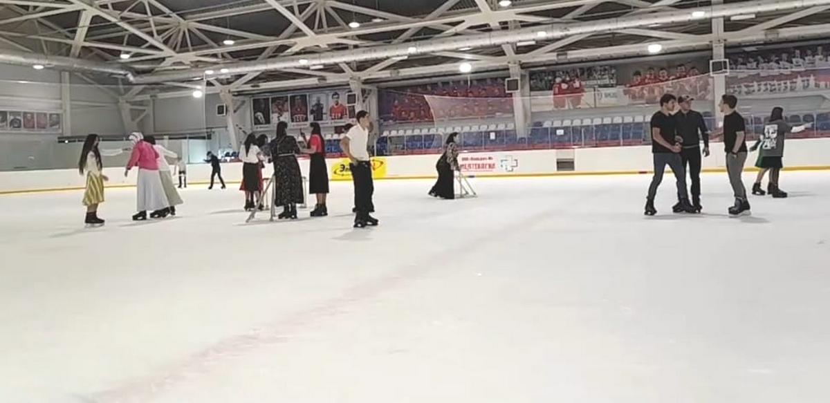 Новости Ингушетии: Массовым катанием и хоккейным матчем отпраздновали в «Башлоам» юбилей республики