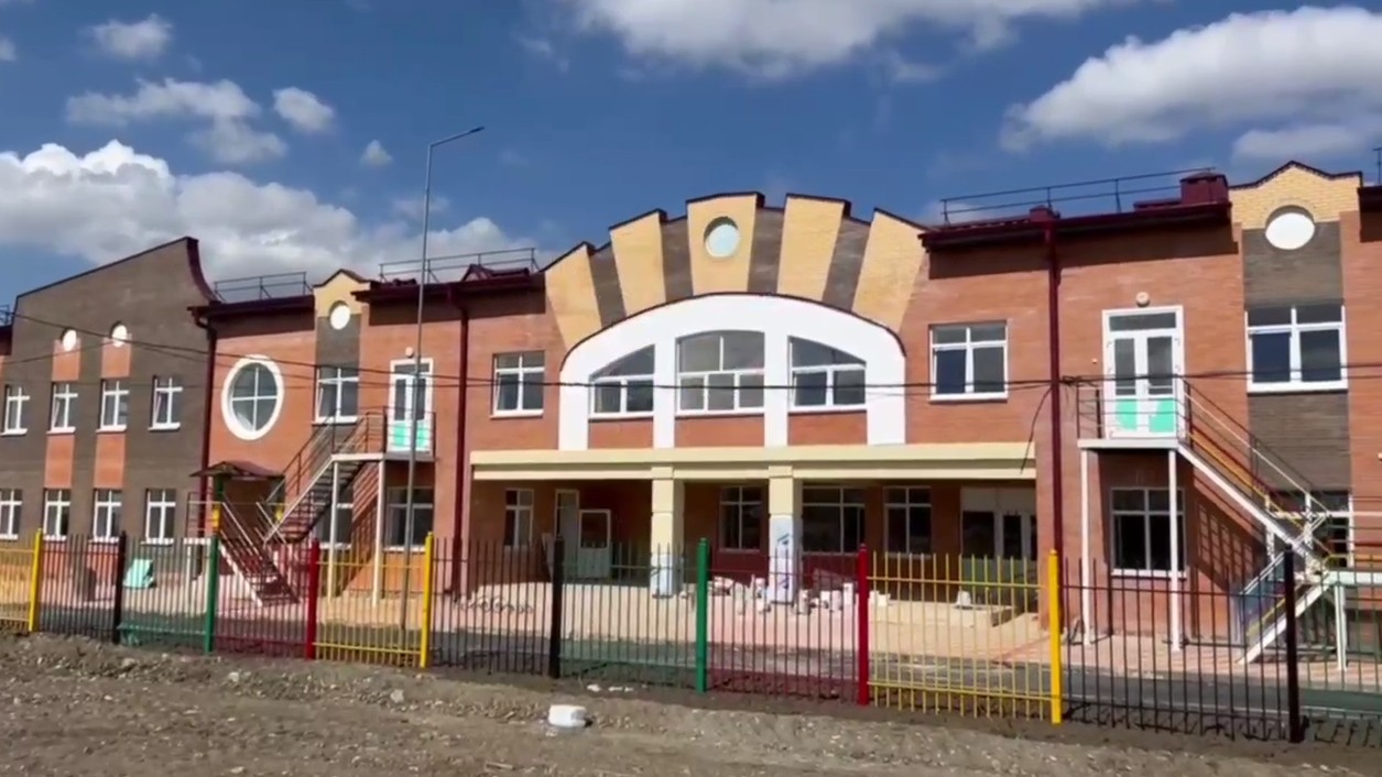 ГIалгIайчен столице Единороссаш хьажар, «Новая школа» яха, проект маьхал мишта йоаккх