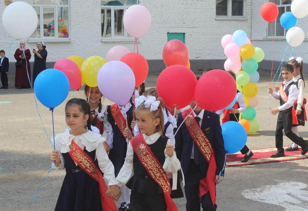 Новости Ингушетии: Школьники Ингушетии вместе со своими сверстниками по всей стране сели за школьные парты