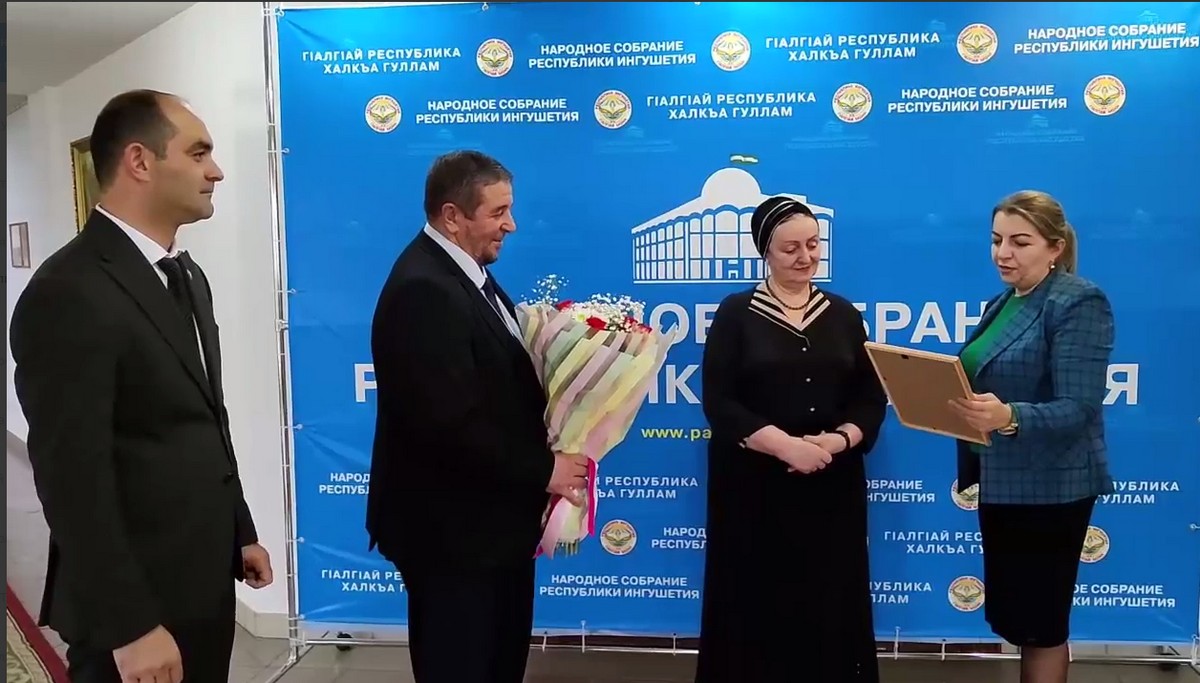 Новости Ингушетии: ГIалгIайчен Парламенте совгIат делар, методически тохкамий Ерригроссе конкурса котъялархочунна