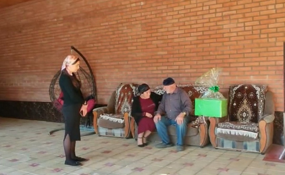 Новости Ингушетии: Коллектив Сунженского ДК Ингушетии поздравил долгожителей района с Днем пожилых людей